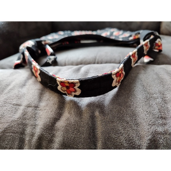 VERA BRADLEY - Small Medallion Shoulder Tote - Picture 5 of 8